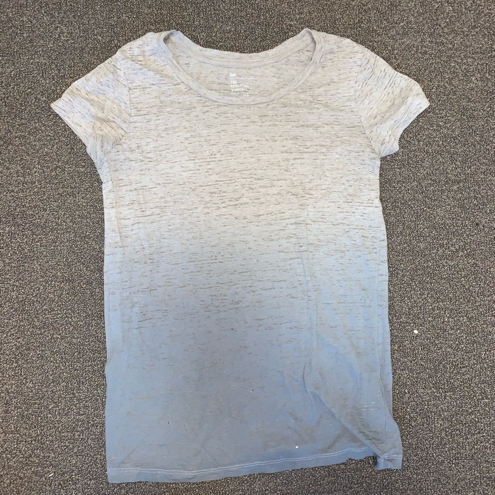 GAP crew neck t with grey/blue ombré pattern!!